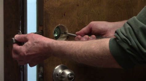 Remove Deadbolt Lock From Door