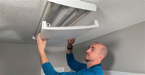 Remove Plastic Fluorescent Light Cover