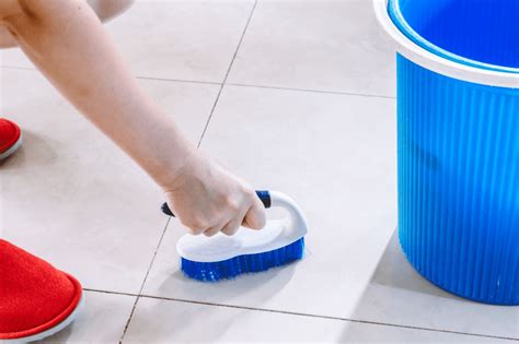 home.furnitureanddecorny.com:remove soap scum from ceramic tile