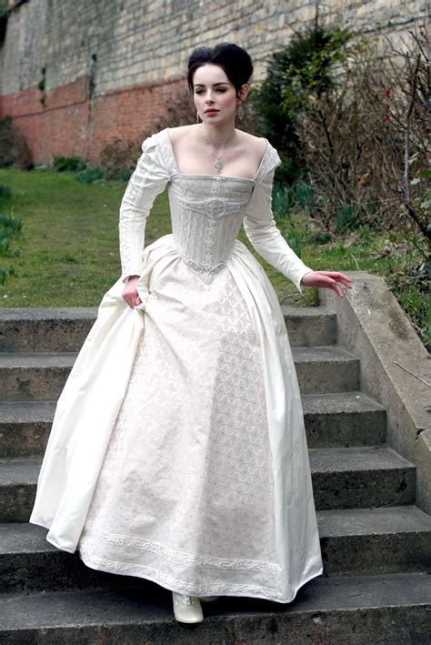 Renaissance wedding dresses, Medieval wedding, Medieval wedding dress