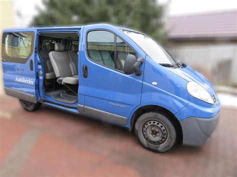 Renault Trafic 9 személyes kisbusz bérlés Győrben, kedvező áron