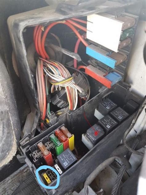 Renault Master Relay Location
