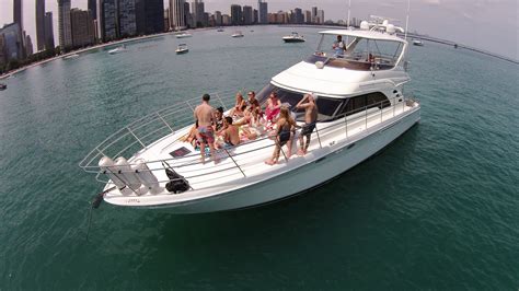 rent a yacht in chicago il