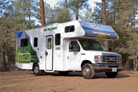 How to Rent an RV for a Road Trip Getaway Couple