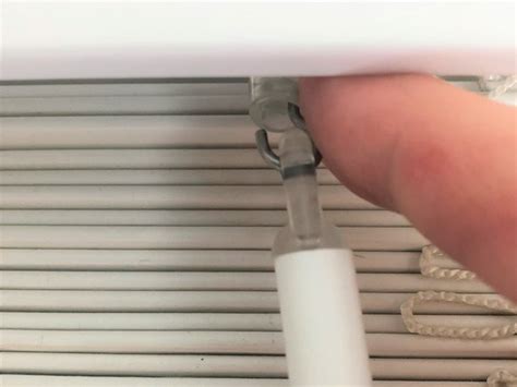 repair wand on horizontal blinds