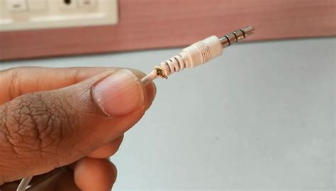 replace broken headphone jack