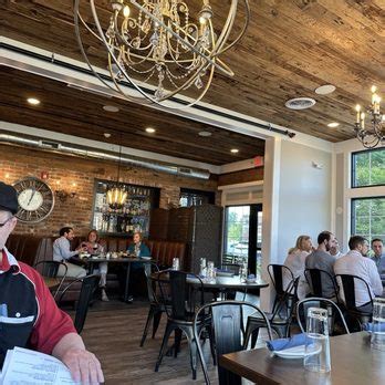 Discover共和 Bloomfield's Hidden Garden of Prosperity