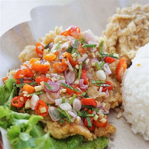 Resep Ayam geprek sambal matah ala bensu oleh Yanti Bae Cookpad