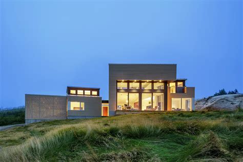 Syncline House by Omar Gandhi Architect in Halifax, Canada