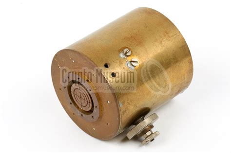 Resonant Cavity Microphone