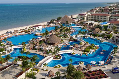 resorts in cancun mexico family friendly