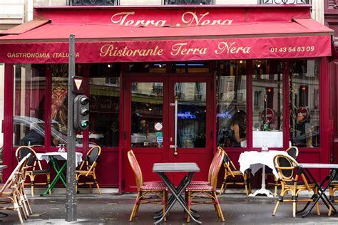 restaurant in emily in paris