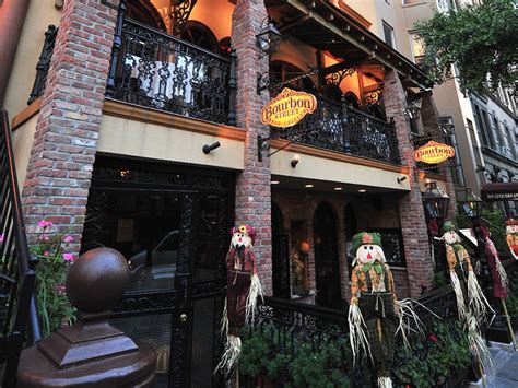 Discover the Ultimate Foodie Paradise: NYC's Restaurant Row Adventure