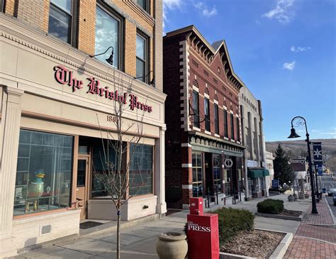 Restaurants Around Bristol Ct