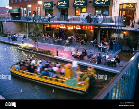 Discover砖镇美食秘境：必去的餐厅排行榜