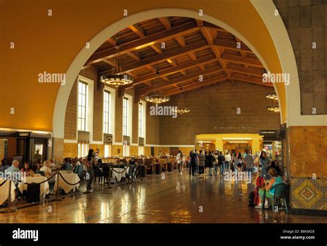 restaurants in union station los angeles ca