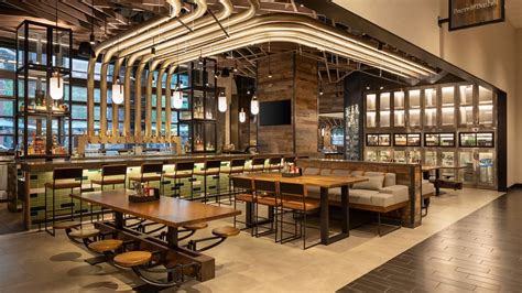 restaurants near hyatt regency phoenix