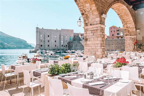 Discover the Ultimate Gourmet Experience in Old Town's Timeless Restaurants