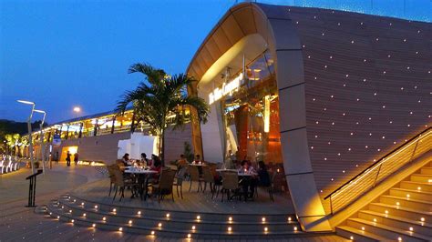 restaurants on sentosa island singapore