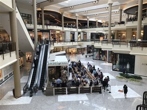 restaurants tysons mall