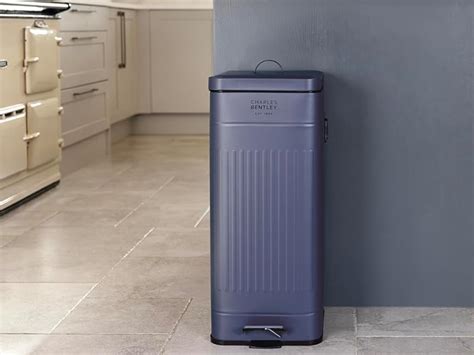 Retro Kitchen Pedal Bin