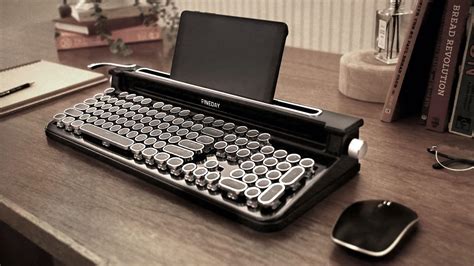 Retro Typewriter Keyboard Bluetooth