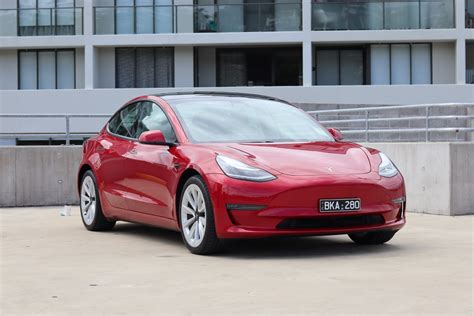 review 2021 tesla model 3