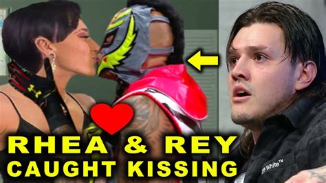 rhea ripley kisses dominic mysterio