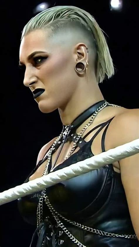 rhea ripley short hair