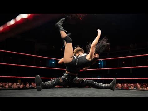 rhea ripley wrestling moves