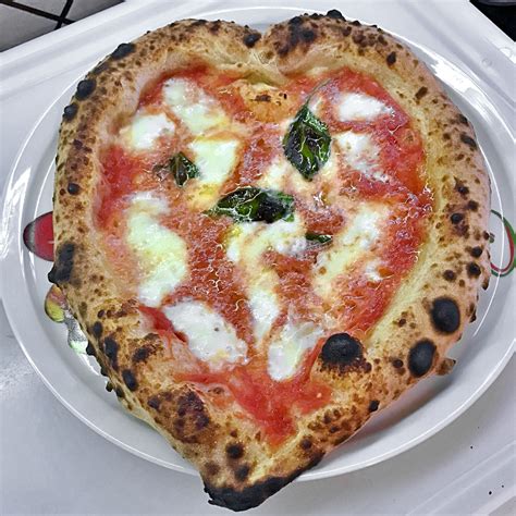 ricetta per la pizza napoletana
