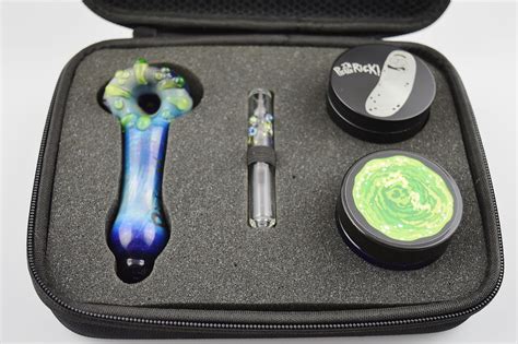 Rick And Morty Pipe Set