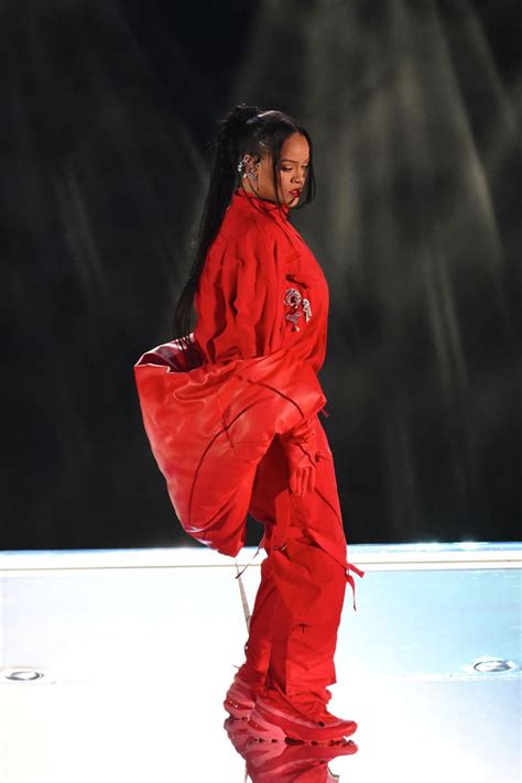 rihanna half time performance outfit