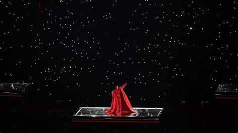 rihanna halftime stage design