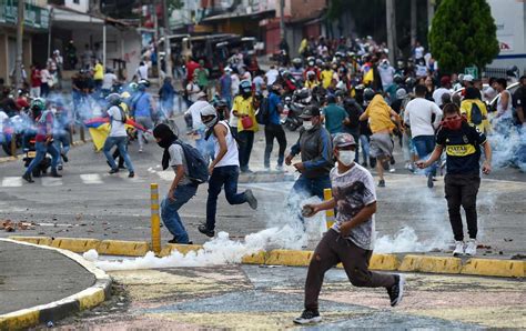 riots in colombia today