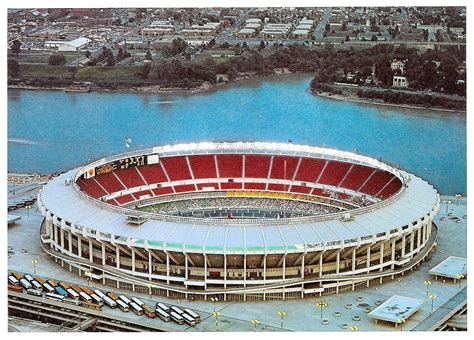 riverfront stadium images