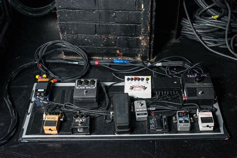 rivers cuomo pedalboard