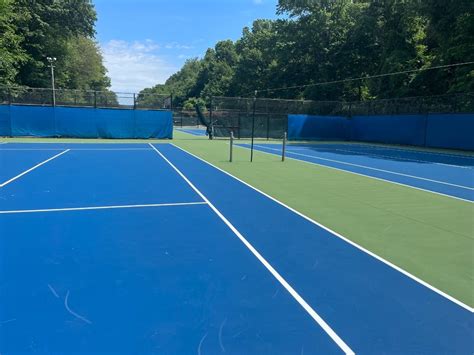 riverside drive tennis courts