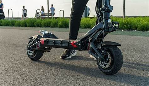 Emove Roadrunner review: A funny little 35 mph two-motor electric scooter