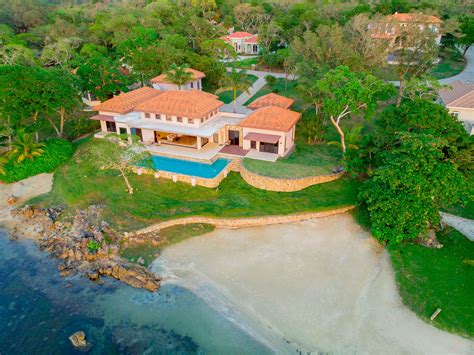 Exploring Roatan Real Estate: A Paradise Investment Opportunity