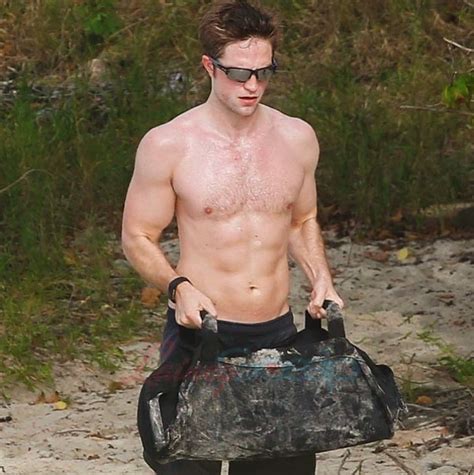 robert pattinson batman entrenamiento