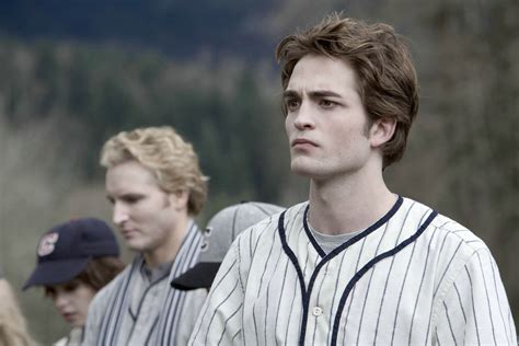 robert pattinson edward cullen scenes