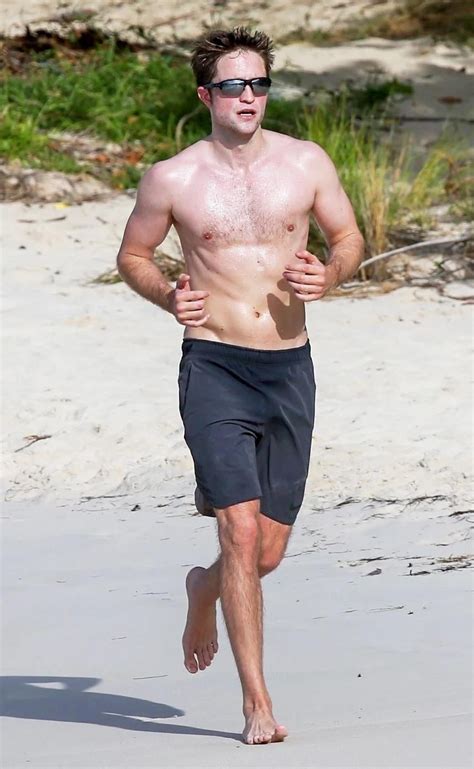 robert pattinson physique