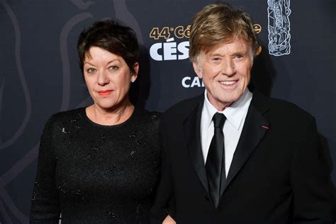 robert redford height and wife