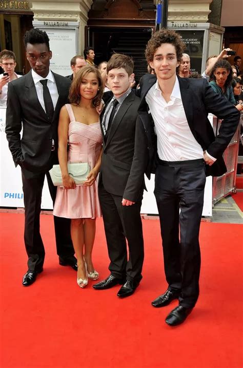 robert sheehan husband