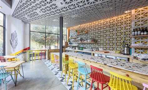 Unveiling Robertas Culver City: A Culinary Gem in LA