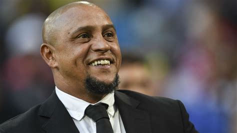 roberto carlos atualmente jogador