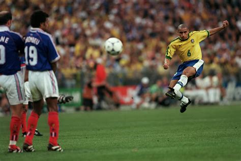 roberto carlos vs france free kick