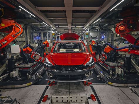 robots used in tesla factory