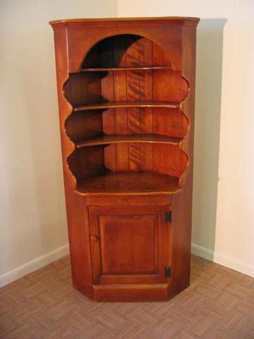 Rock Maple Corner Hutch